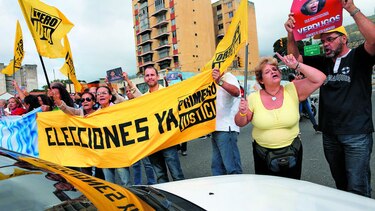 Opositores y chavistas rechazan reinscripción