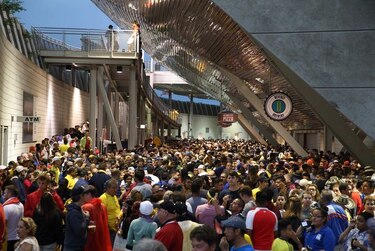 Tormenta obliga a suspender momentáneamente partido entre Colombia y Chile