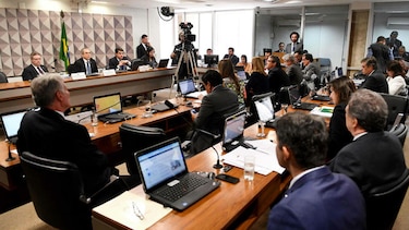 Comisión del Senado vota si el proceso contra Dilma Rousseff debe ir a juicio final