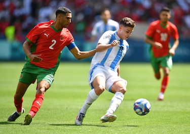 Argentina cae en un final surrealista ante Marruecos