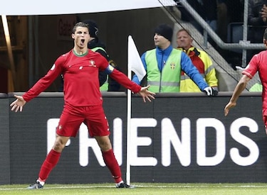Cristiano Ronaldo se viste de héroe y Portugal clasifica al Mundial