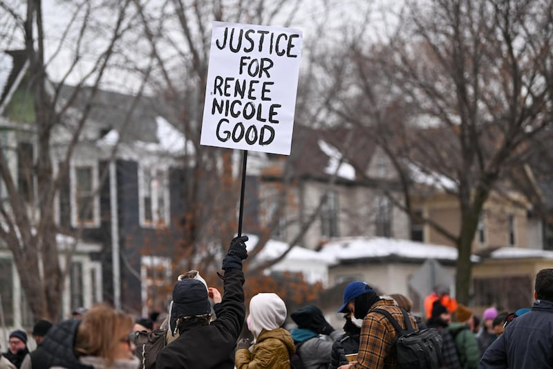 Mujer que murió a manos de un agente de ICE en Estados Unidos no era activista, según expareja