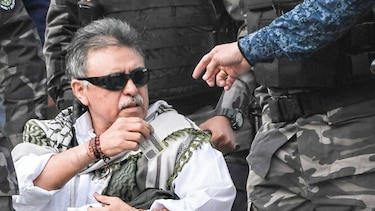 Presidente de Colombia dice que será ‘implacable’ con exjefe de las FARC