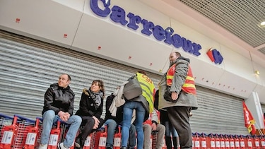 Carrefour ofrecería planes de retiro
