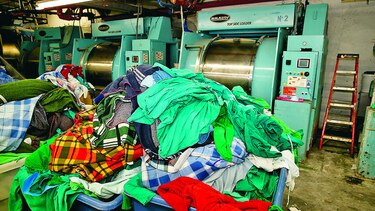 Se llevan ropa del complejo