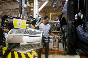 Nissan prepara el escenario para el cambio con el audaz plan RE:NISSAN