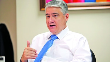 Déficit fiscal se eleva a mil 350 millones de dólares