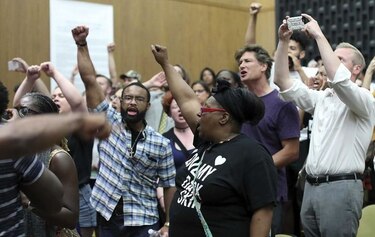 Se multiplican donaciones a organizaciones antirracistas tras Charlottesville