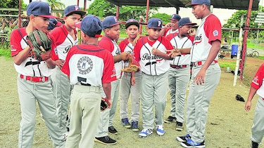 Panamá debuta con una victoria