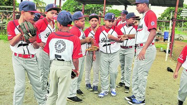 Panamá debuta con una victoria