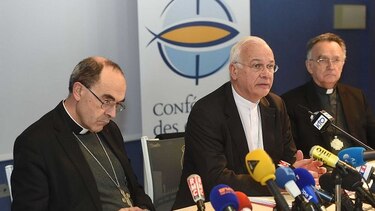 Obispos ‘se comprometen’ a esclarecer todos los casos de pedofilia