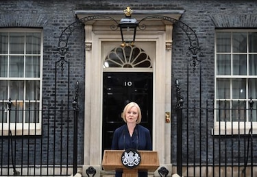 Dimite la primera ministra británica, Liz Truss