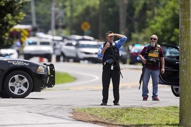 Hombre atrincherado en Florida muere tras intenso tiroteo con la policía