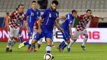 Italia empata en Croacia y sigue segunda de grupo