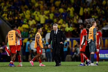 Ancelotti manda un recado a los titulares y admite dudas sobre su once de gala
