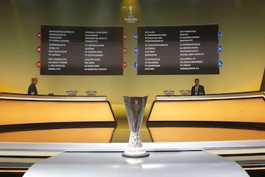 Manchester United encabeza grupo difícil en la Liga Europa