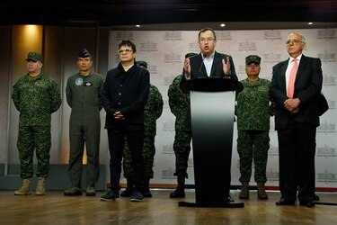 El Gobierno suspende el decreto de cese bilateral con el ELN y le pide una tregua
