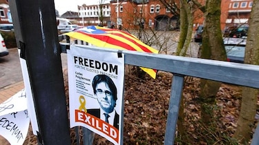 Parlamento catalán desafía a España votando a favor de Carles Puigdemont