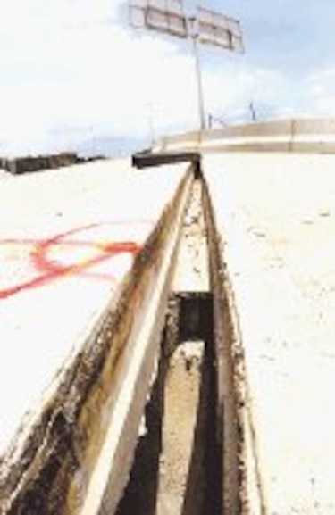 El puente que se hunde sin estrenar