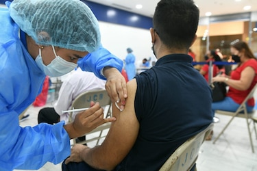 En Panamá 56 personas de cada 100 tienen el esquema completo de vacunación contra la Covid-19