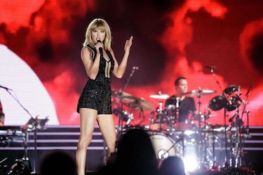 Exguardaespaldas de Taylor Swift declara que vio al locutor tocarla