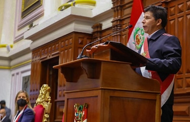 Presidente de Perú niega corrupción y pide consensos al Congreso