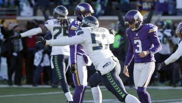 Seahawks sobreviven de milagro