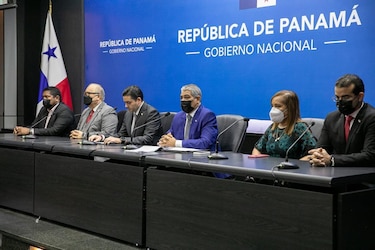 ‘Si no hay,  se deben comprar medicinas afuera’: Emma Pinzón