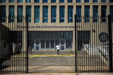 Estados Unidos anuncia flexibilización de restricciones de visas y remesas familiares para Cuba