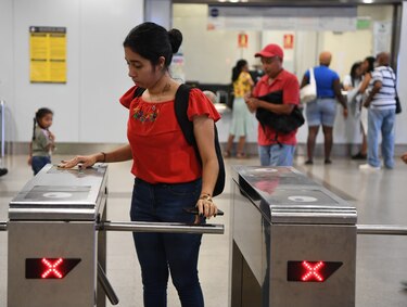 Una fluctuación eléctrica provocó las fallas en las recargas de las tarjetas del Metro