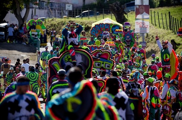 Festival de Máscaras de Hatillo en Puerto Rico atrae a multitudes