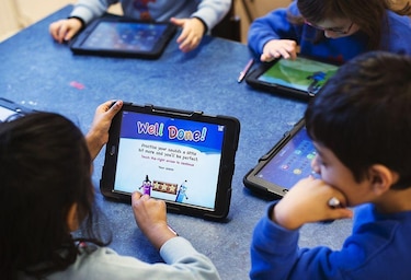 Suecia vuelve al lápiz y papel: por qué uno de los países más tecnológicos de Europa está reduciendo la educación digital