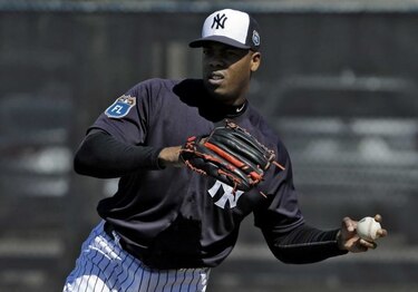 Chapman oficializa contrato con Yankees