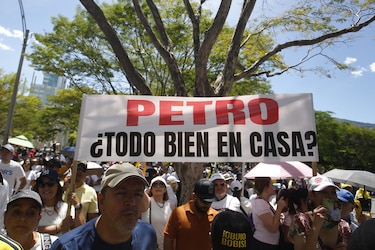 Gobierno colombiano deja reformas para la próxima legislatura tras hundimiento de la laboral