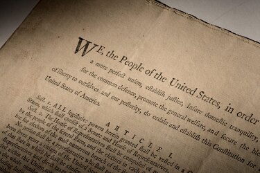 Una rara copia de la Constitución de Estados Unidos vendida en subasta por $43 millones