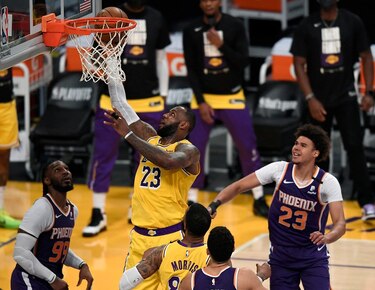 Para los Lakers más veteranos, el anillo de la NBA no puede esperar