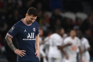 París SG remonta ante el Lille; Messi es sustituido en el descanso ‘por precaución’