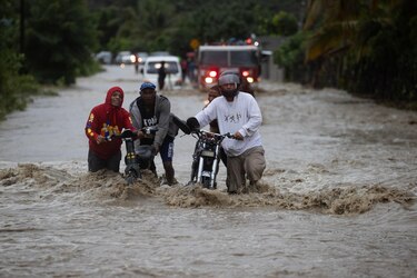 Muertos y miles de desplazados por las torrenciales lluvias en la República Dominicana