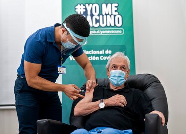Retraso en vacunas amenaza a economías más dañadas por la Covid-19