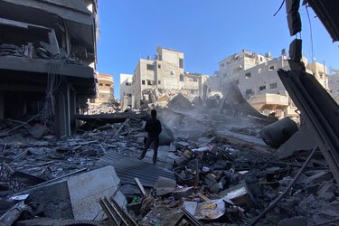 Francia y Jordania entregan ayuda humanitaria por vía aérea a la Franja de Gaza