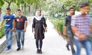 Fotógrafa iraní renuncia a premio