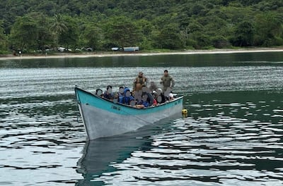 Rescatan a 74 migrantes que eran transportados por coyotes en aguas de Guna Yala