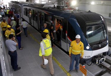 Roy dice que Línea Uno del Metro estará lista en febrero de 2014