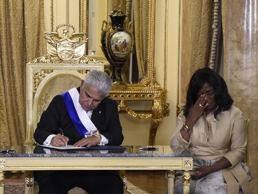 Gabinete de Mulino es juramentado en el Palacio de las Garzas