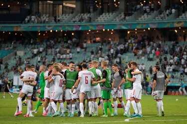Dinamarca pasa a semifinales de la Eurocopa al ganar 2-1 a República Checa