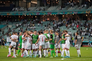 Dinamarca pasa a semifinales de la Eurocopa al ganar 2-1 a República Checa