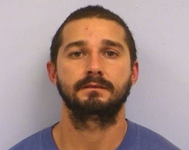 El actor Shia LaBeouf es arrestado en Texas por estar ebrio en público