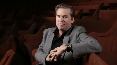 Actor Val Kilmer desmiente a Michael Douglas y niega tener cáncer