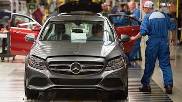 La Unión Europea promete respuesta 'rápida' si Estados Unidos impone aranceles a autos