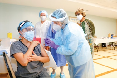 Vacuna contra la Covid-19 llega a los hospitales privados